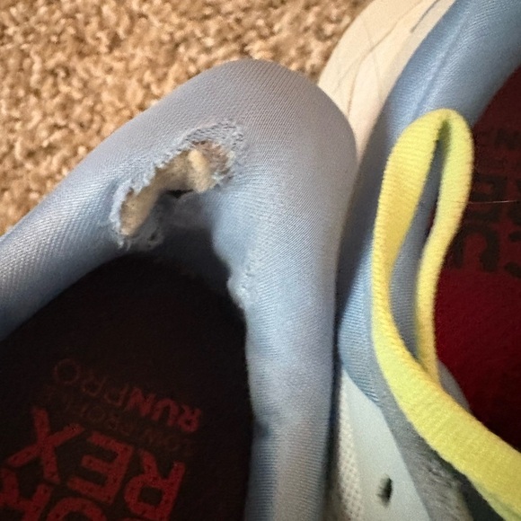 Hoka 😍 Arahi 7 Light Blue and Neon Yellow Athletic Shoes - Picture 3 of 8